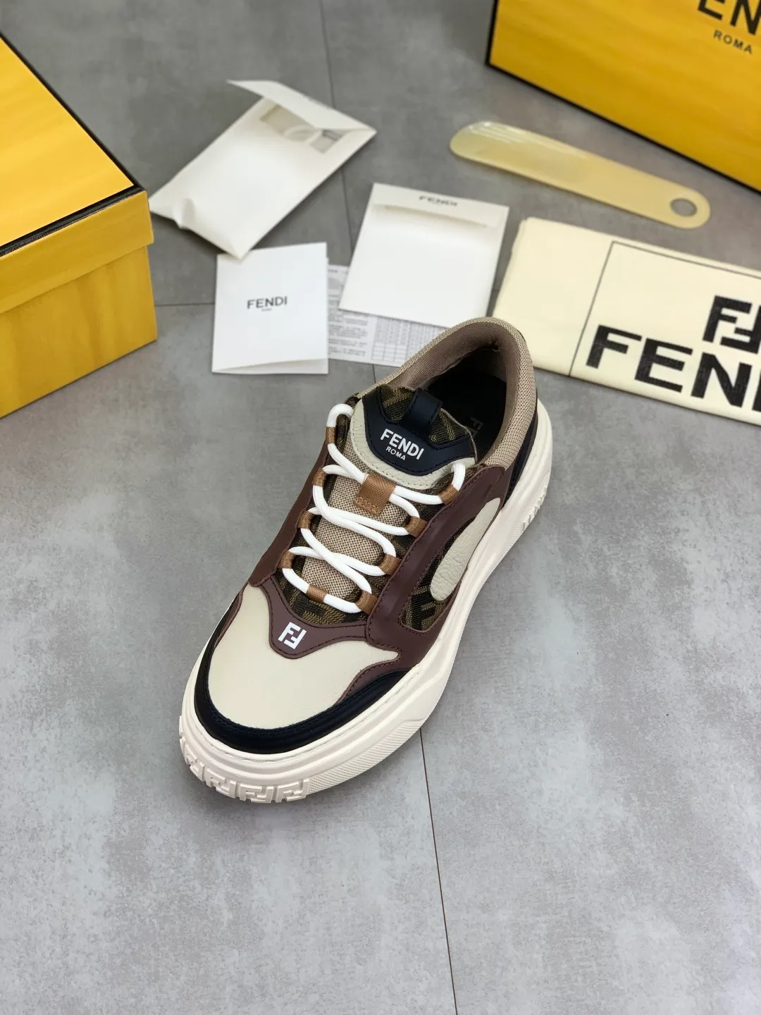 Men's men's shoes 💰P760 new style 💰💎💎💎 summer hot style [FENDI Fendi] top version 🆕New sneakers, wavy soles engraved with original words. Embossed Fendi Flow lettering on the heel. The upper is made of high-end calfskin and breathable materials. Original lining with tone-on-tone details decorated with innovative handcrafting techniques. Ultra-light and wear-resistant TPU and IP foam soles, overall lightweight and comfortable. Size:39-44 (38 45 can be customized)